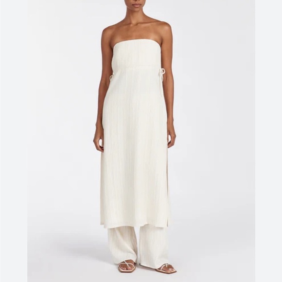 DISSH Tops - NWT DISSH Cream tube top Tunic boho lagenlook